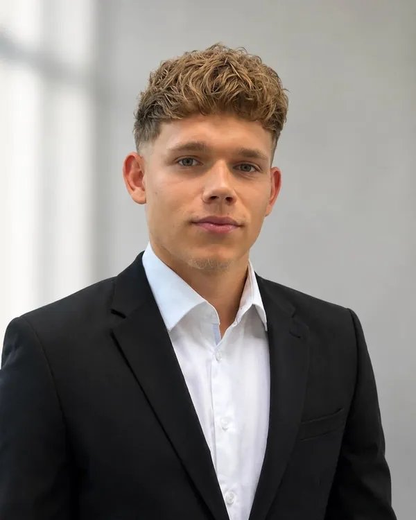 Porträt von Julian Bencak